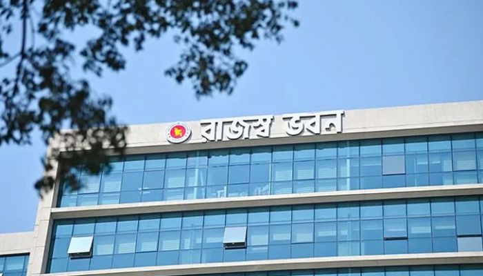 রাজস্বে ভয়াবহ ঘাটতির শঙ্কা